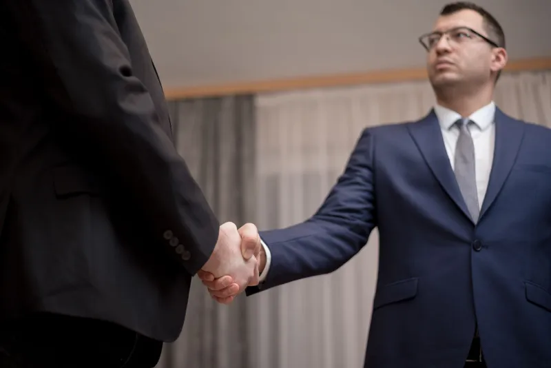 The Deal That Closed With a Handshake — And Neither Party Called a Lawyer